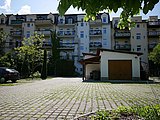 Rückansicht mit Stellplatz