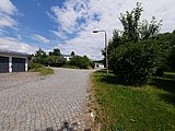 fes4345-zufahrt-zu-den-hallen
