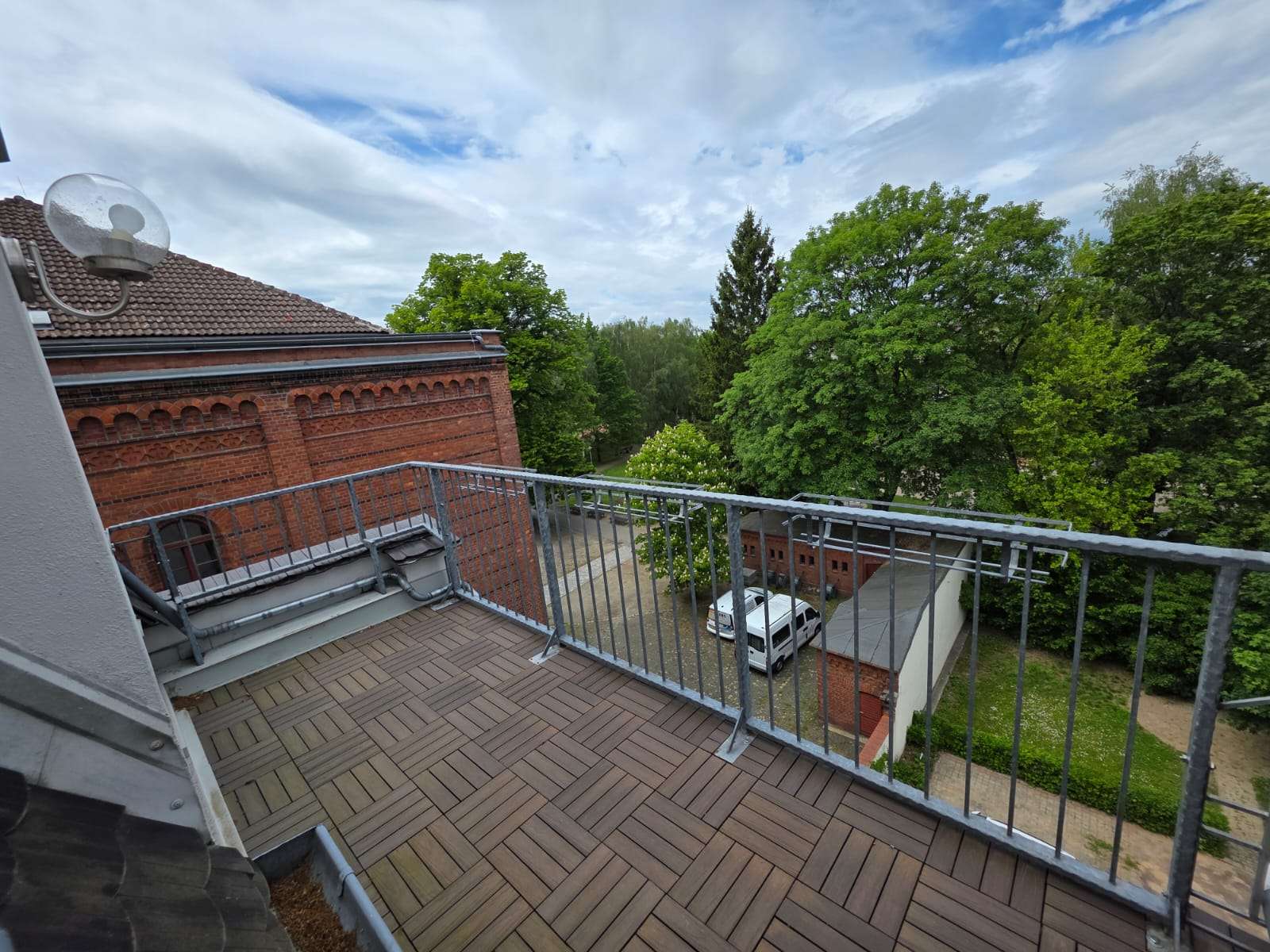 großer Balkon